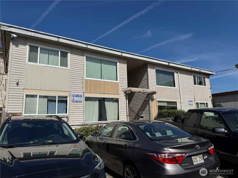 Photo of 14438 34th Ave S Tukwila, WA 98168