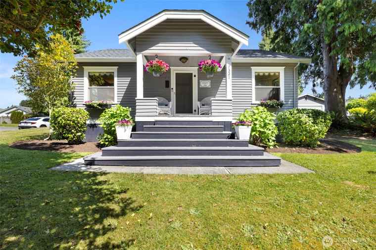 Photo of 7321 71st Ave NE Marysville, WA 98270