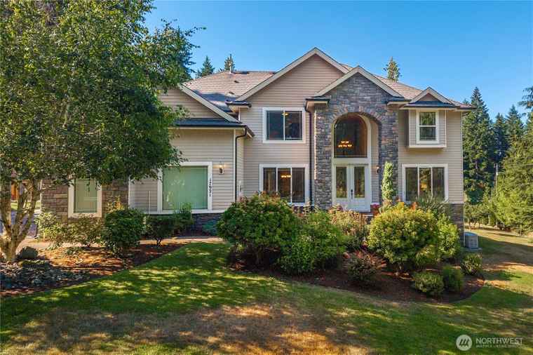 Photo of 17921 64th St E Lake Tapps, WA 98391