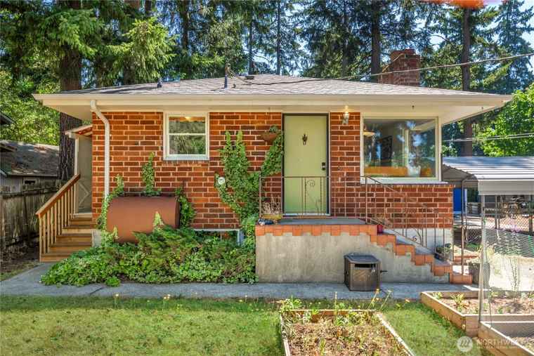 Photo of 18824 Fremont Ave N Shoreline, WA 98133