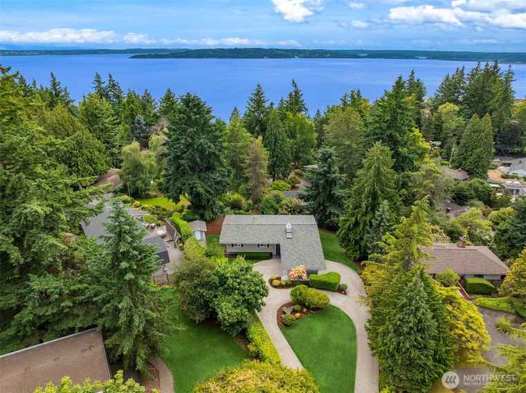 Photo of 1945 SW 170th St Normandy Park, WA 98166
