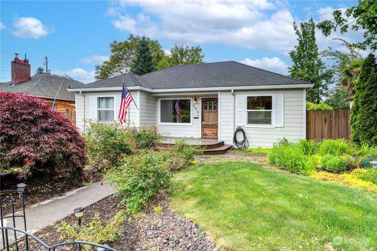 Photo of 205 NW 41st St Vancouver, WA 98660