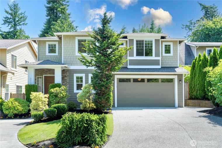 Photo of 8910 125th Ln NE Kirkland, WA 98033