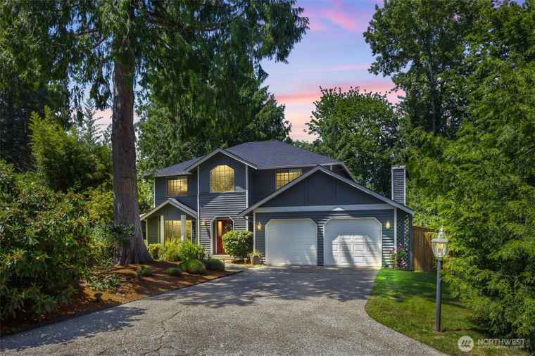 Photo of 695 Jasmine Pl NW Issaquah, WA 98027