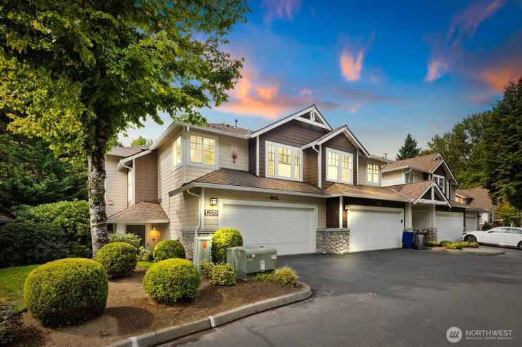 Photo of 12170 NE 24th St #211 Bellevue, WA 98005