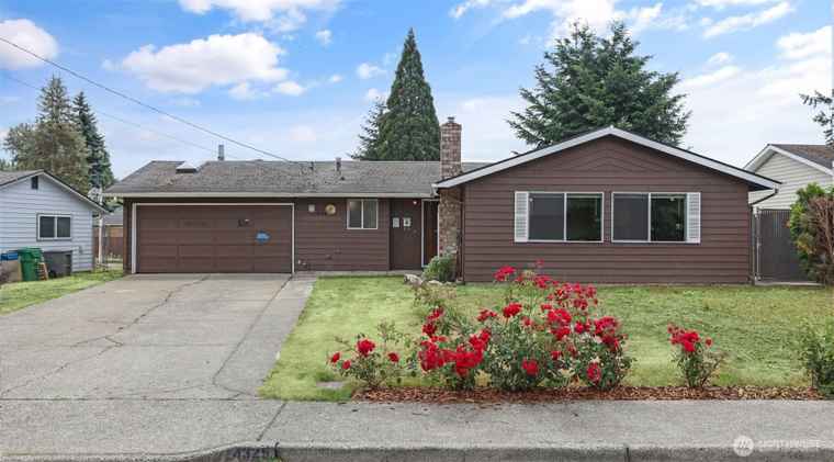 Photo of 4325 NE 10th Pl Renton, WA 98059