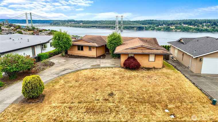 Photo of 2608 Bridgeview Dr Tacoma, WA 98406