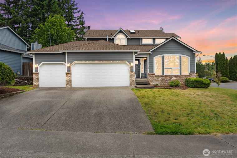 Photo of 27628 221st Ave SE Maple Valley, WA 98038