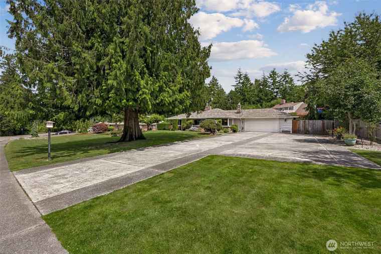 Photo of 19614 Marine View Dr SW Normandy Park, WA 98166