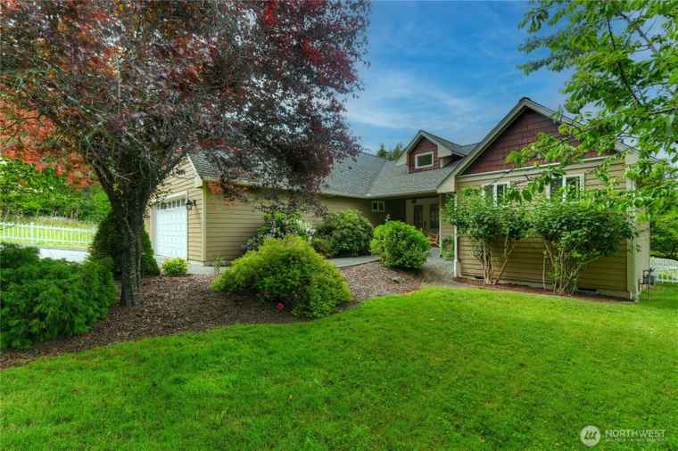 Photo of 2360 Sapp Rd SW Tumwater, WA 98512