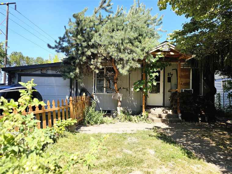 Photo of 217 25th Ave Longview, WA 98632
