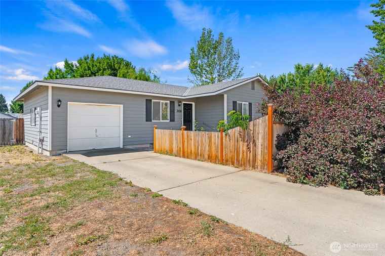 Photo of 306 W Ridgeview Ln Ellensburg, WA 98926