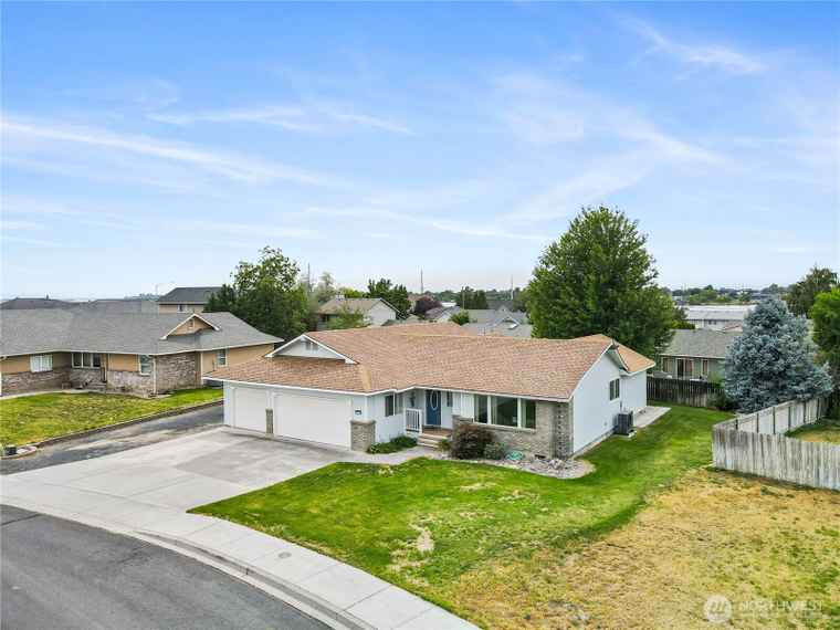 Photo of 1538 S Bailey Ave Moses Lake, WA 98837