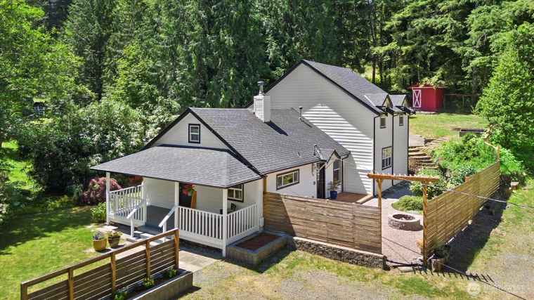 Photo of 9425 384th Ave SE Snoqualmie, WA 98065