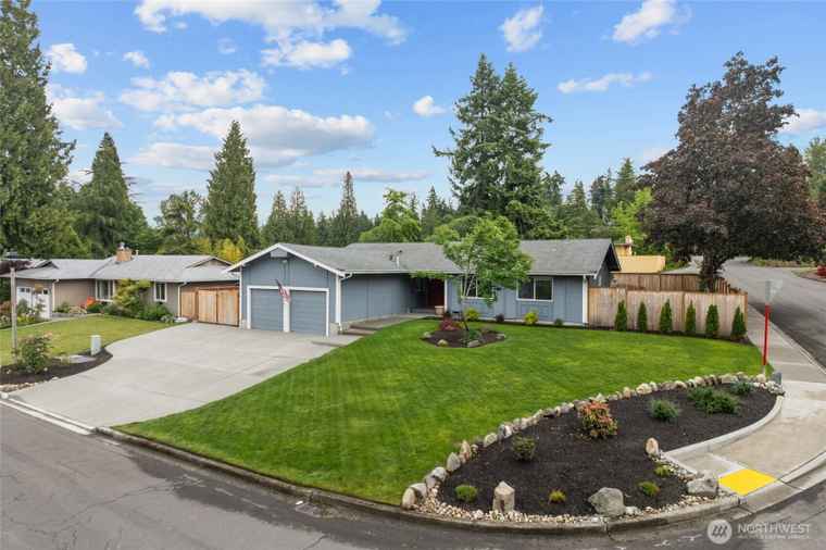 Photo of 12603 SE 75th St Newcastle, WA 98056