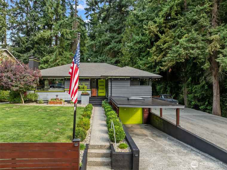 Photo of 411 58th St SE Everett, WA 98203