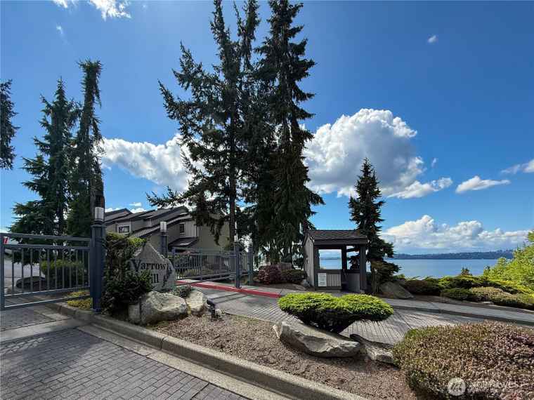 Photo of 4415 102nd Ln NE Kirkland, WA 98033