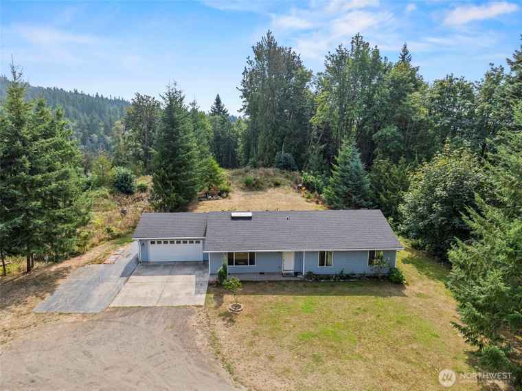 Photo of 300 N 50th Ave Longview, WA 98632