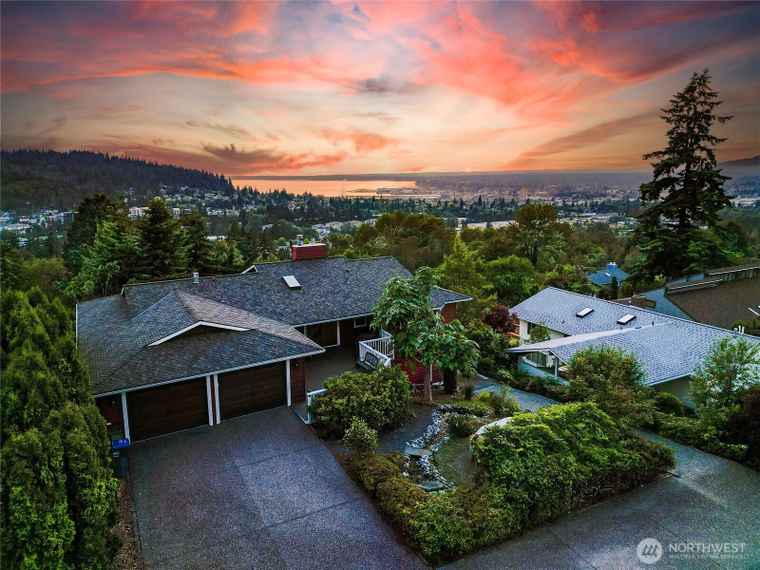 Photo of 905 Queen St Bellingham, WA 98229