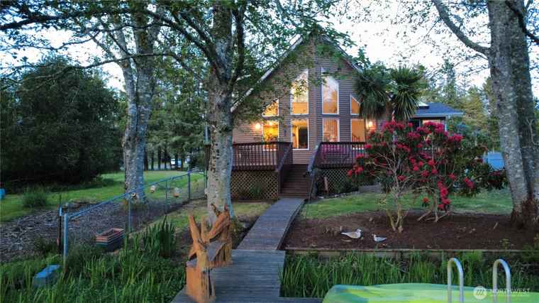 Photo of 963 Hassalo Ave SE Ocean Shores, WA 98569