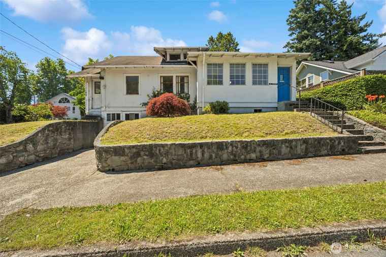 Photo of 1102 Harrison Ave NW Olympia, WA 98502