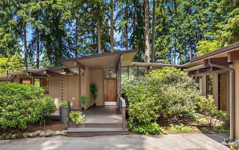Photo of 5415 NE Fletcher Lndg Bainbridge Island, WA 98110