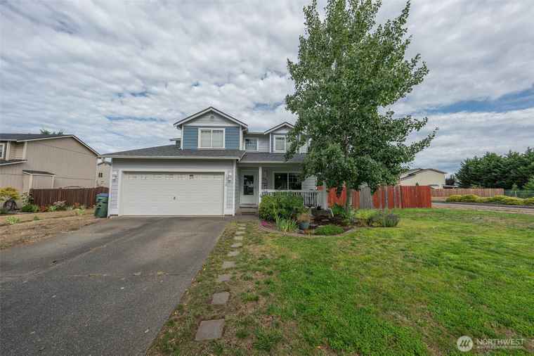 Photo of 10510 Carter St SE Yelm, WA 98597