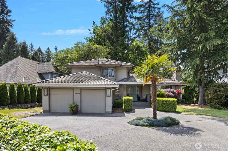 Photo of 26005 225th Ct SE Maple Valley, WA 98038