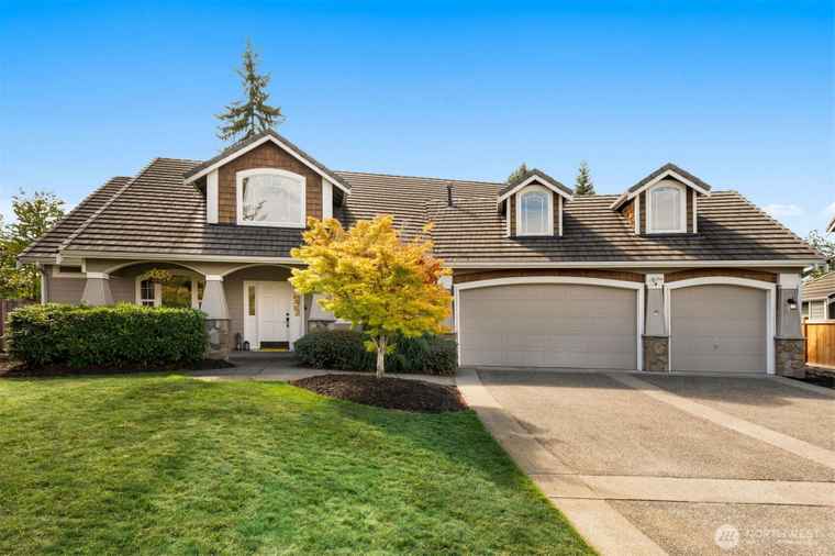 Photo of 8425 Smugglers Cove Ln SW Mukilteo, WA 98275
