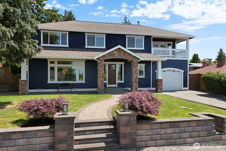 Photo of 1500 Kennewick Ave NE Renton, WA 98056