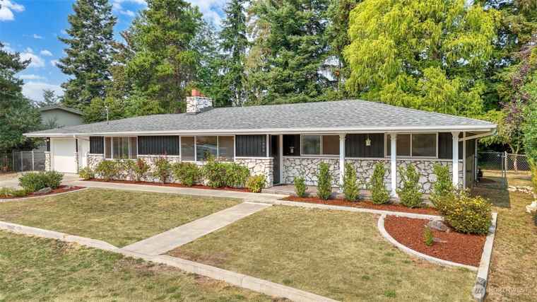 Photo of 11404 SE 180th Pl Renton, WA 98055