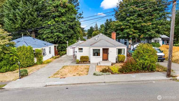 Photo of 1546 Marguerite Ave Bremerton, WA 98337