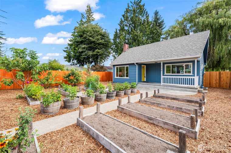 Photo of 608 N 9th Ave SW Tumwater, WA 98512