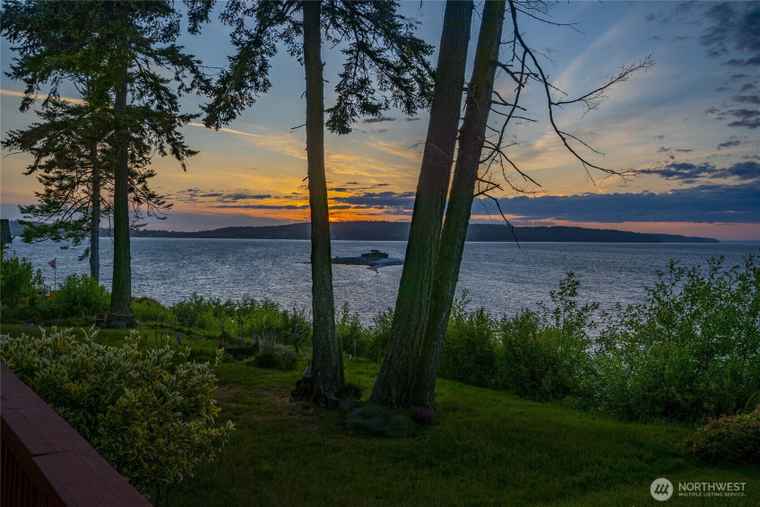 Photo of 2967 Saratoga Rd Langley, WA 98260