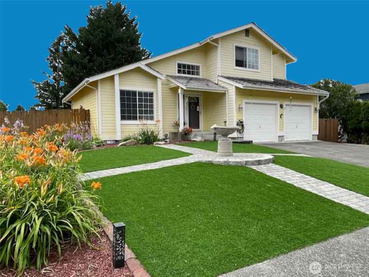 Photo of 32511 McKay Ln Black Diamond, WA 98010