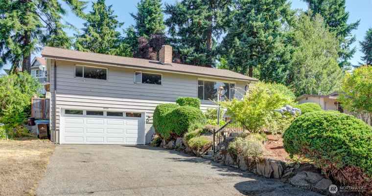 Photo of 1836 NW 197th St Shoreline, WA 98177