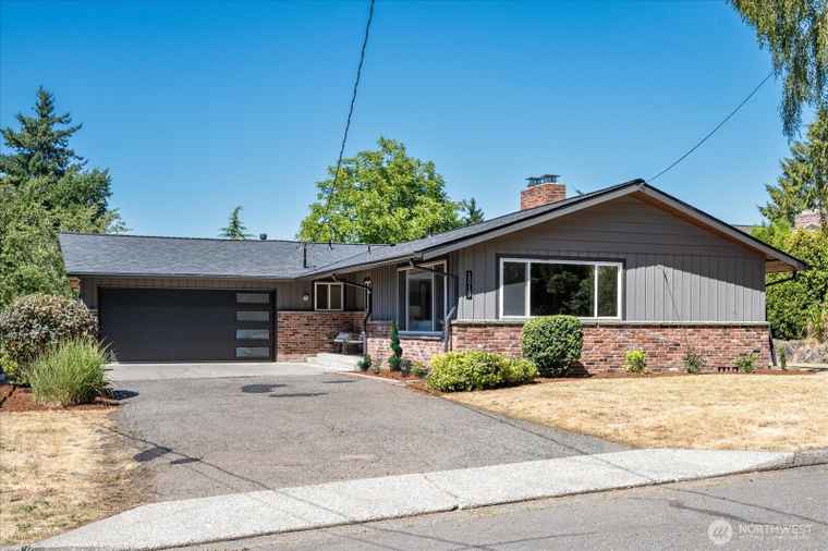 Photo of 1019 E Hemlock St Kent, WA 98030