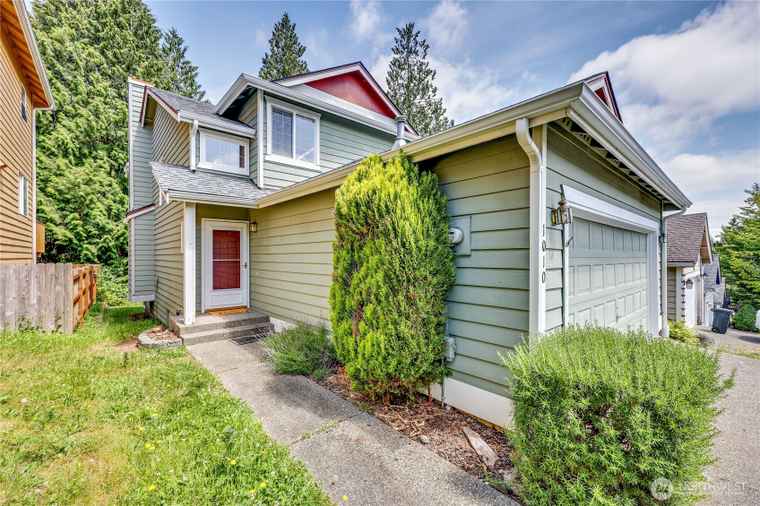 Photo of 1010 NW Poppy Ct Silverdale, WA 98383