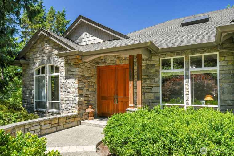 Photo of 1148 SW Shorebrook Dr Normandy Park, WA 98166