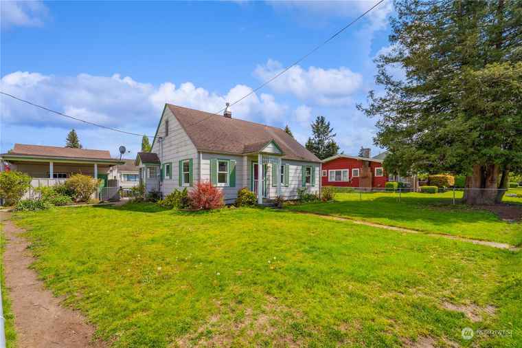 Photo of 501 Central St Sedro Woolley, WA 98284