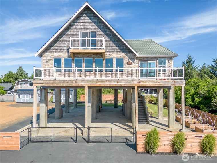 Photo of 144 Sand Dune Ave SW Ocean Shores, WA 98569