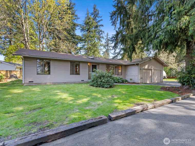 Photo of 8142 NE 145th Pl Kenmore, WA 98028