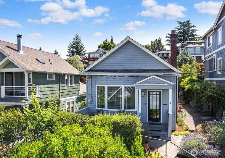 Photo of 1816 9th Ave W Seattle, WA 98119