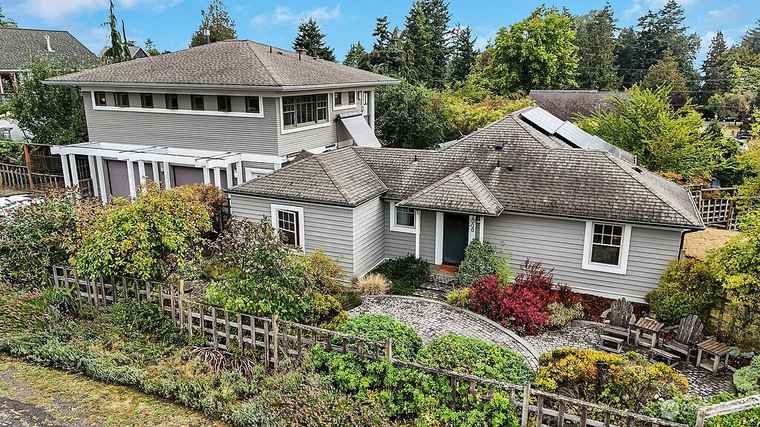 Photo of 1000 Madison St Port Townsend, WA 98368