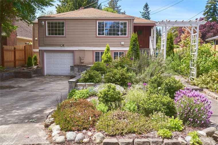 Photo of 11433 12th Ave SW Burien, WA 98146