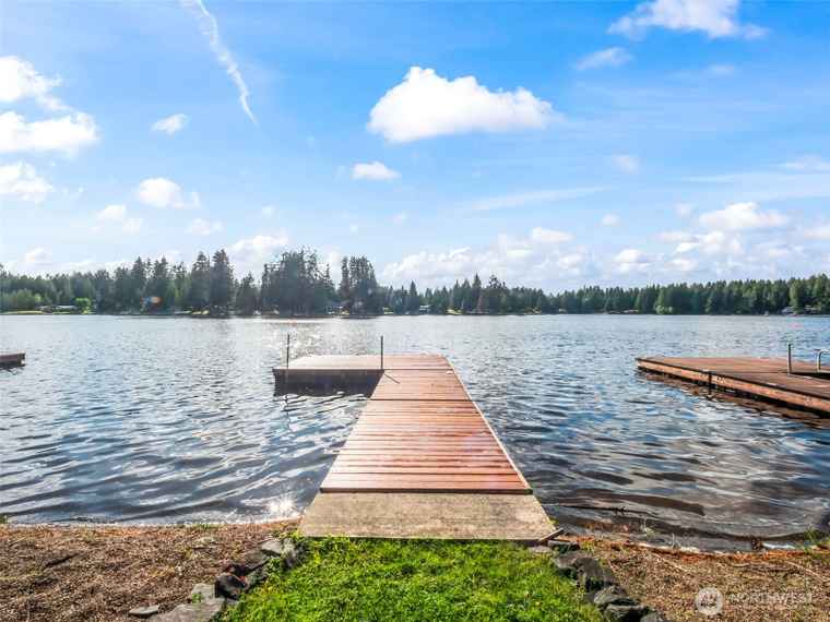 Photo of 271 E Ballantrae Dr Shelton, WA 98584