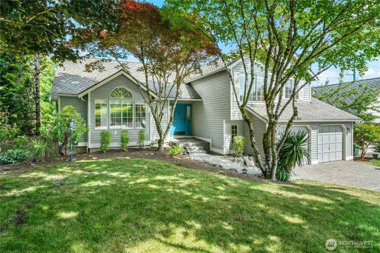 Photo of 8226 128th Ave SE Newcastle, WA 98056