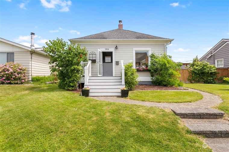 Photo of 2814 Russell St Bellingham, WA 98225