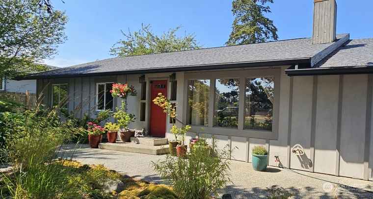 Photo of 450 Spruce St Friday Harbor, WA 98250