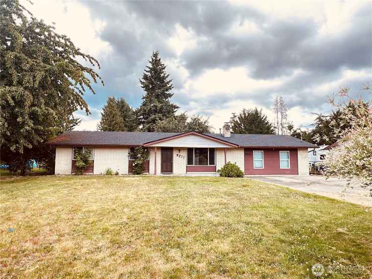Photo of 9211 61st Dr NE Marysville, WA 98270